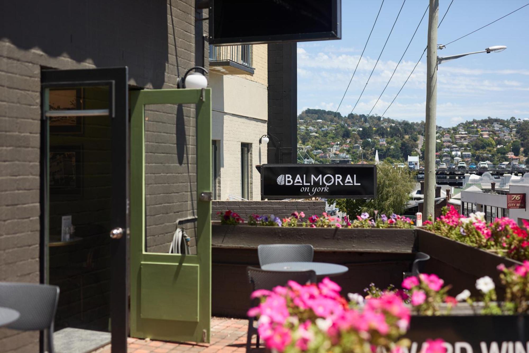 Balmoral On York Hotel Лонсестън Екстериор снимка